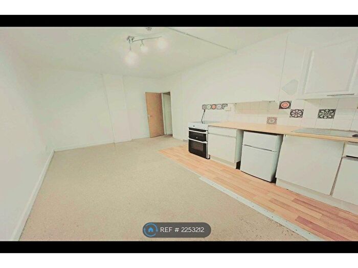 Studio To Rent In The Courtyard, Bournemouth, BH1