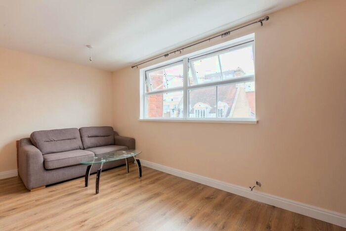 1 Bedroom Flat To Rent In Dennis House, Bow, London, E3