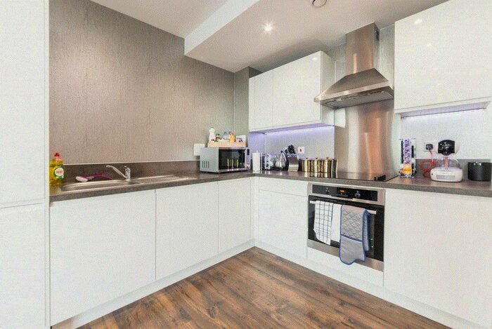 1 Bedroom Garage / Parking To Rent In Kew Eye Tower, Brentford, TW8