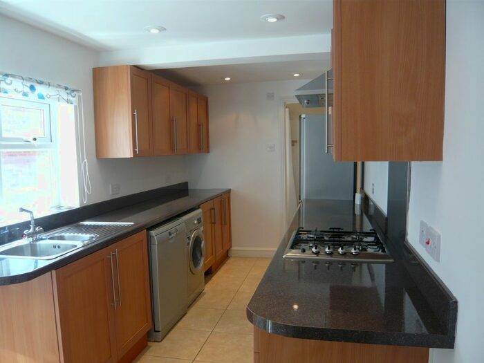 2 Bedroom Terraced House To Rent In Kings Road, Caversham, RG4