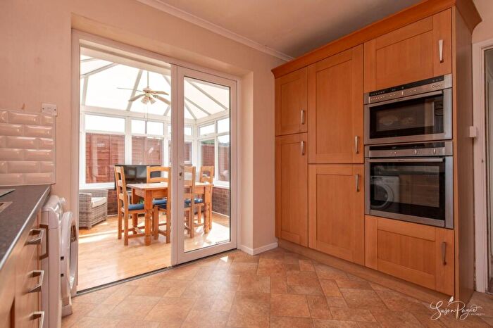 2 Bedroom Detached Bungalow For Sale In Church Road, Havenstreet, Ryde, PO33