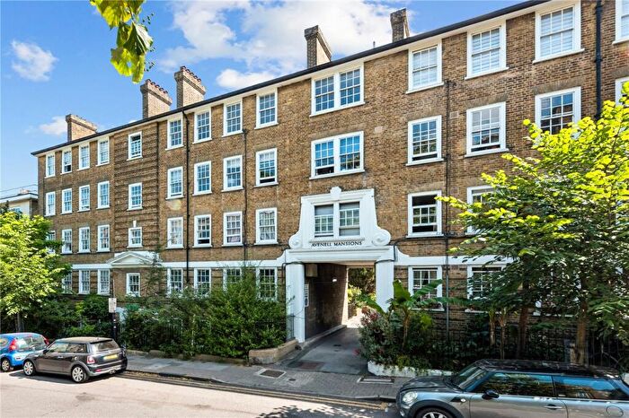 2 Bedroom Apartment For Sale In Avenell Road, London, N5