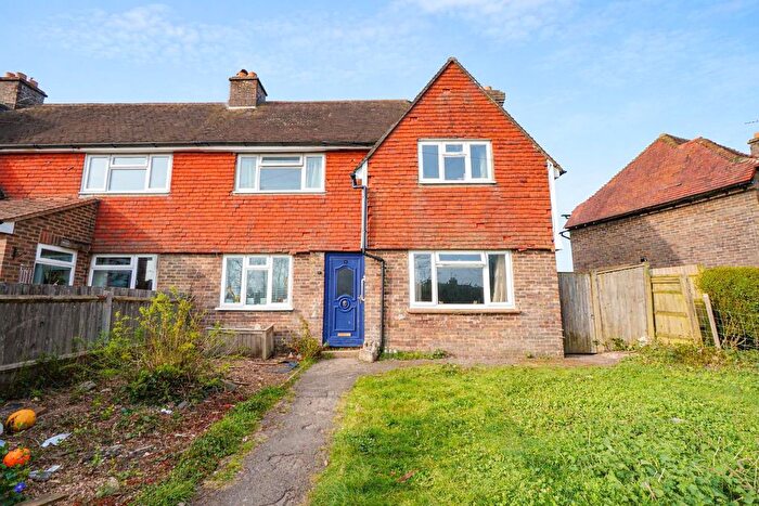 3 Bedroom Semi-Detached House For Sale In Wellington Gardens, Battle, TN33