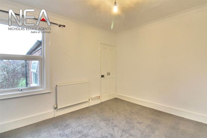 2 Bedroom End Of Terrace House To Rent In Gosbrook Road, Caversham, Reading, RG4