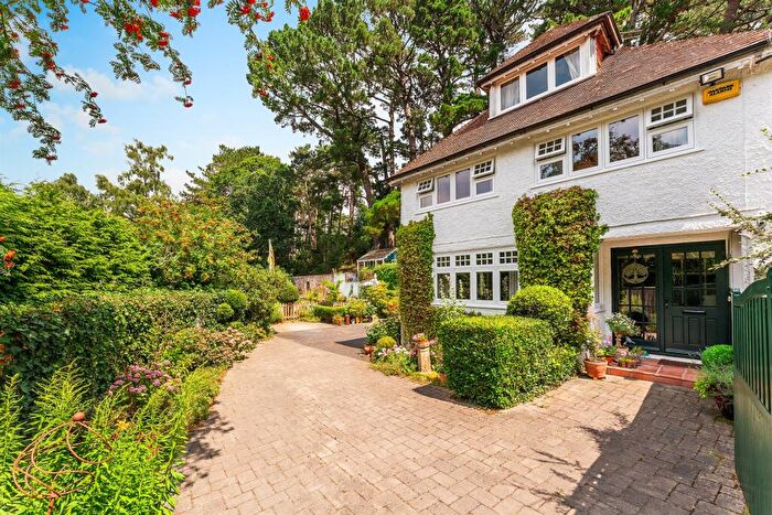 3 Bedroom End Of Terrace House For Sale In Broadstone, BH18