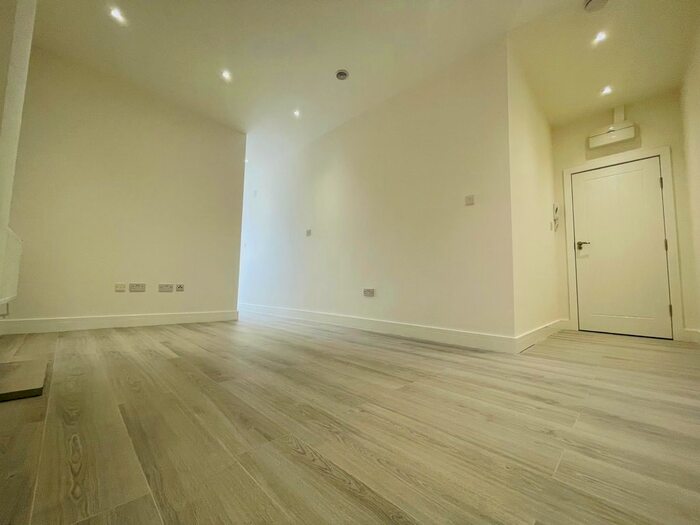 1 Bedroom Flat To Rent In Carters Green, West Bromwich, B70