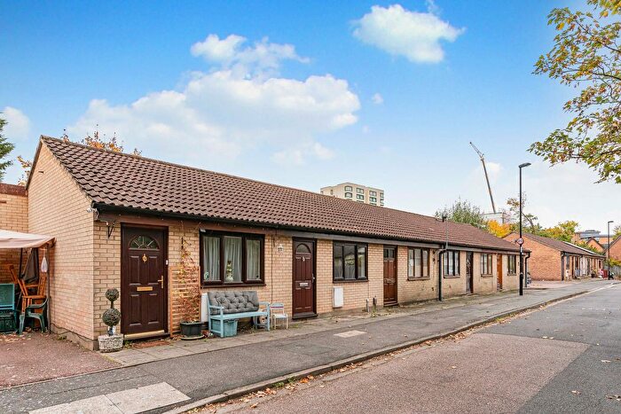 1 Bedroom Terraced House For Sale In Camille Close, London, SE25