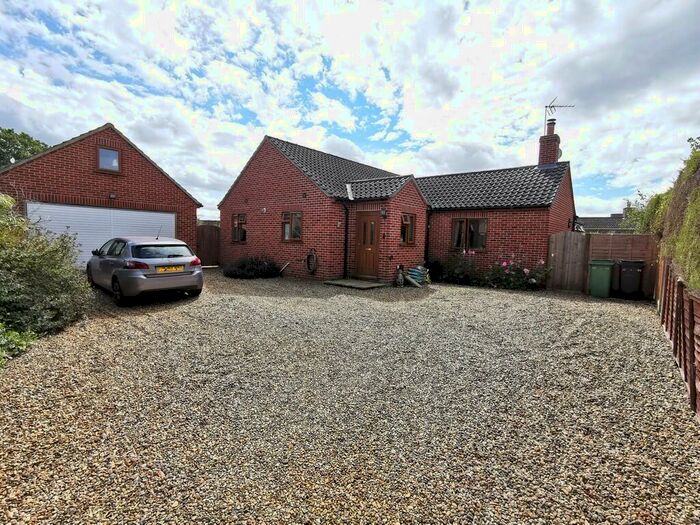 3 Bedroom Detached Bungalow For Sale In Mill Road, Ashby St. Mary, NR14