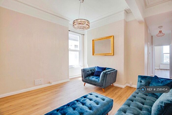 2 Bedroom Flat To Rent In Chichele Mansions, London, NW2