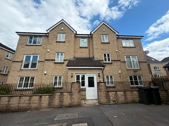 2 Bedroom Apartment To Rent In Chelker Close, Bradford, BD6