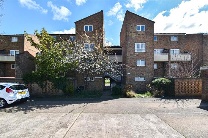 2 Bedroom Apartment To Rent In Albemarle Way, Cambridge, CB4