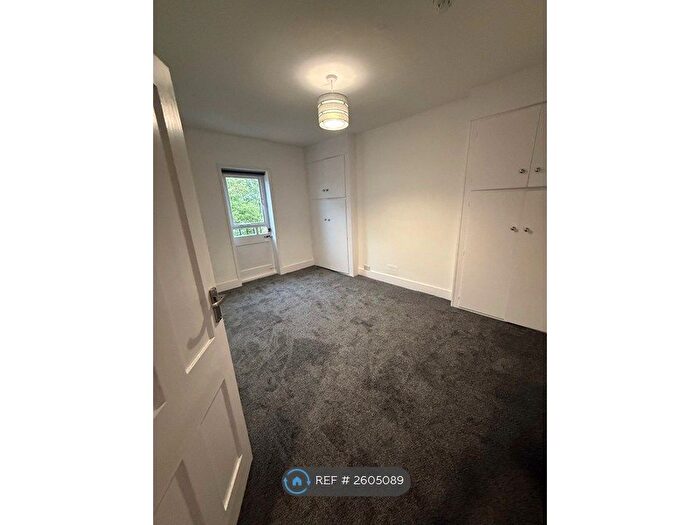 2 Bedroom Flat To Rent In Queens Road, Twickenham, TW1