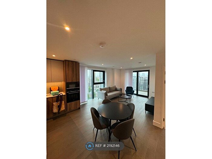 2 Bedroom Flat To Rent In Hawksbury Heights, London, SE17