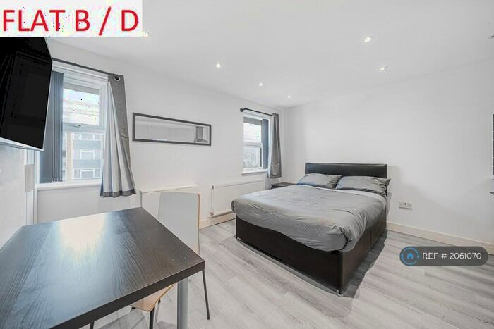 Studio To Rent In Sedgmoor Place, London, SE5