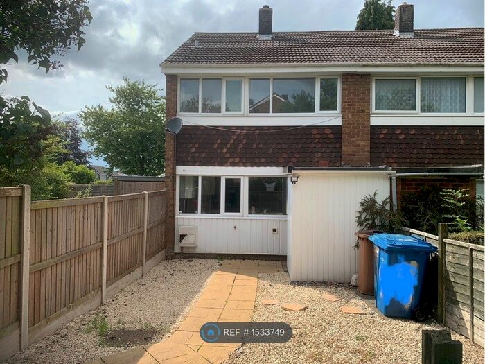 3 Bedroom Semi-Detached House To Rent In Woodland Way, Burntwood, WS7