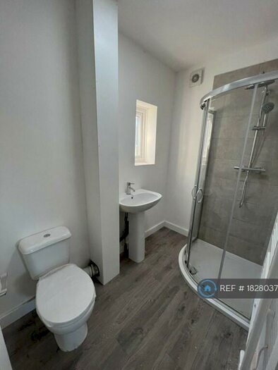 1 Bedroom Flat To Rent In Manchester, Manchester, M40