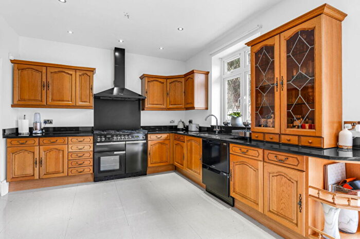 5 Bedroom Detached House For Sale In Parkstone Avenue, Emerson Park, RM11