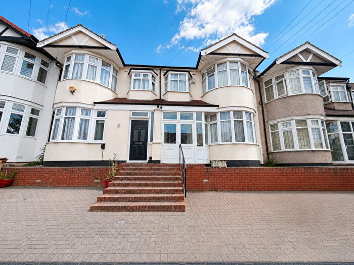 4 Bedroom Terraced House To Rent In Mighell Avenue, Ilford, IG4