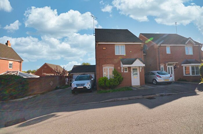 3 Bedroom Link Detached House For Sale In Tailby Avenue, Kettering, NN16
