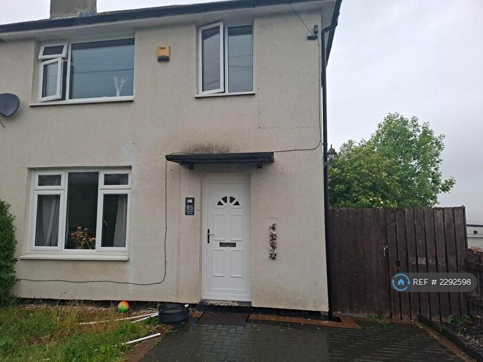 3 Bedroom Semi-Detached House To Rent In Fernside Avenue, Huddersfield, HD5