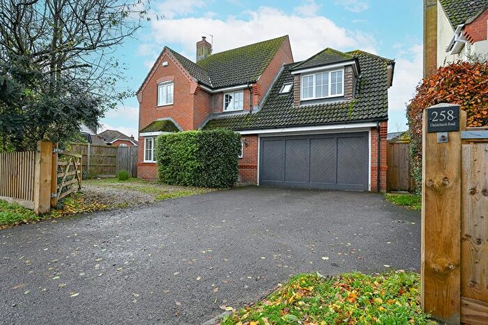 4 Bedroom Detached House For Sale In Christchurch Road, Ringwood, BH24