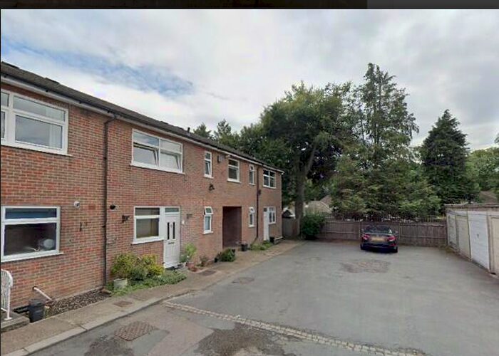 2 Bedroom Maisonette To Rent In West End Court, Pinner, Greater London, HA5