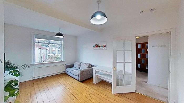 2 Bedroom Flat To Rent In Saughton Gardens, Edinburgh, Midlothian, EH12