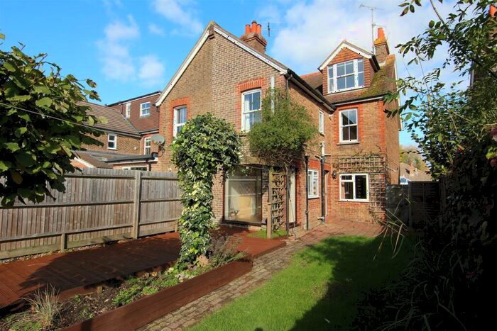 4 Bedroom Semi-Detached House To Rent In Nye Road, Burgess Hill, RH15