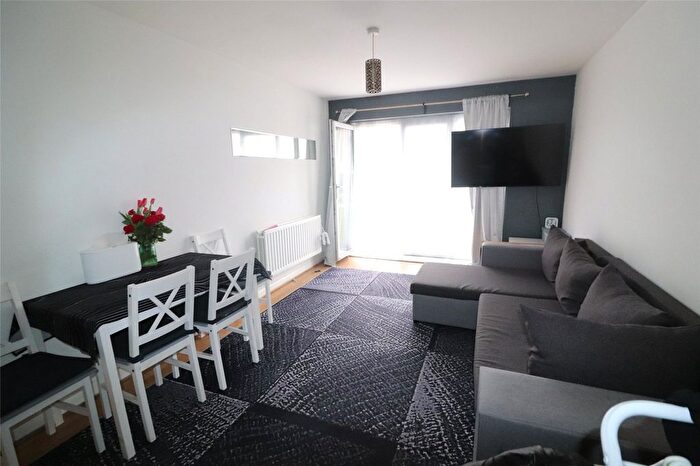 2 Bedroom Flat For Sale In Francis Court, Macarthur Close, Erith, DA8