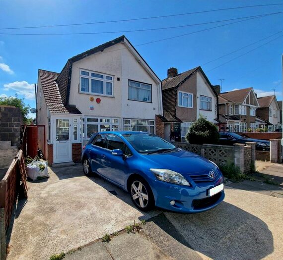 2 Bedroom Terraced House To Rent In Malvern Road, Harlington, UB3