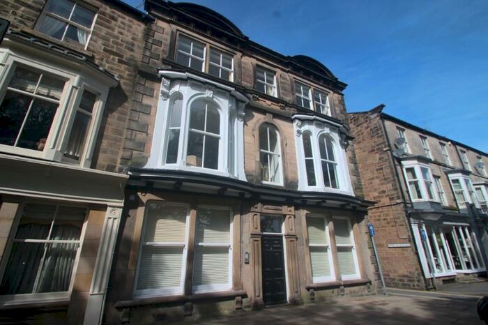 2 Bedroom Apartment To Rent In Regent Parade, Harrogate, HG1