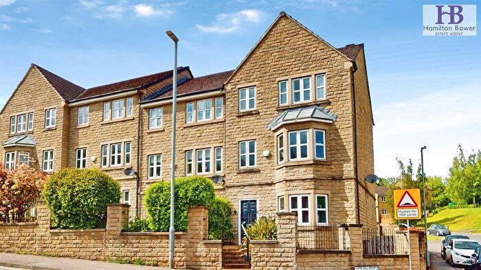 4 Bedroom Town House For Sale In Whitechapel Road, Cleckheaton, BD19
