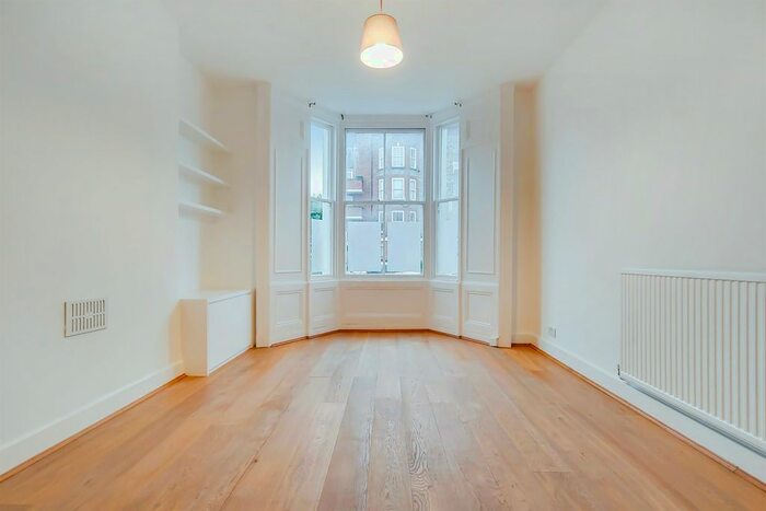 3 Bedroom Maisonette To Rent In Prince Of Wales Road, Kentish Town, NW5