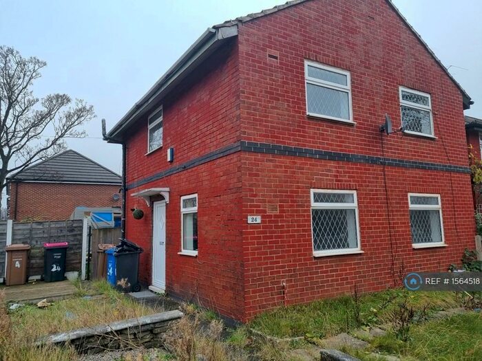 3 Bedroom Semi-Detached House To Rent In New Cross Street, Salford, M5
