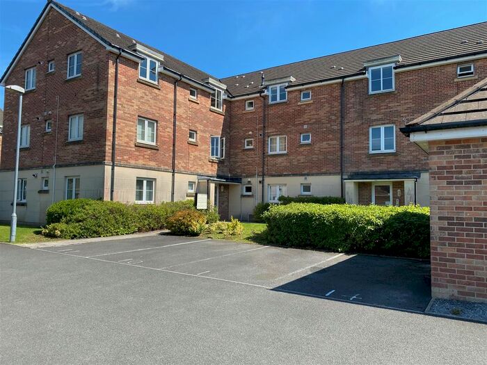 2 Bedroom Flat To Rent In Gelli Rhedyn, Fforestfach, Swansea, SA5