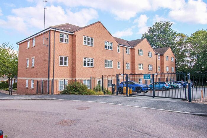 2 Bedroom Flat For Sale In Royal Troon Mews, Wakefield, WF1
