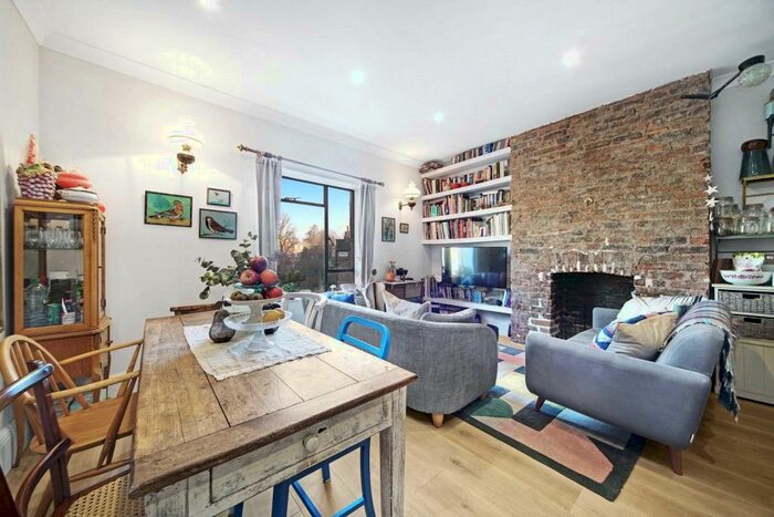 2 Bedroom Flat To Rent In Lady Somerset Road, London, NW5