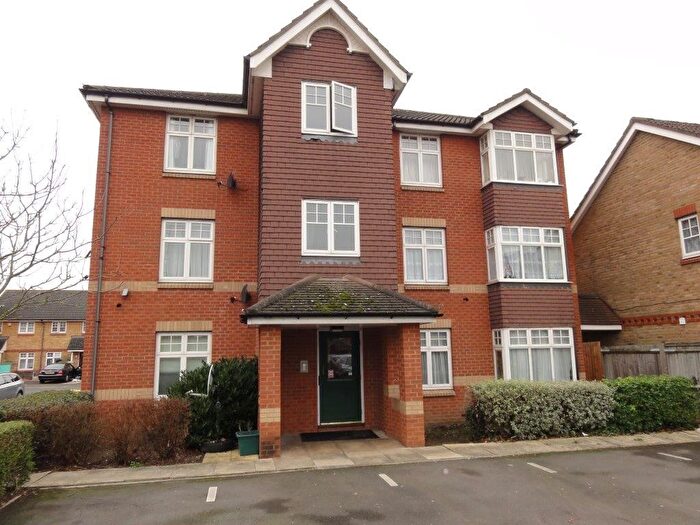 2 Bedroom Flat To Rent In Garrison Close, Hounslow, TW4