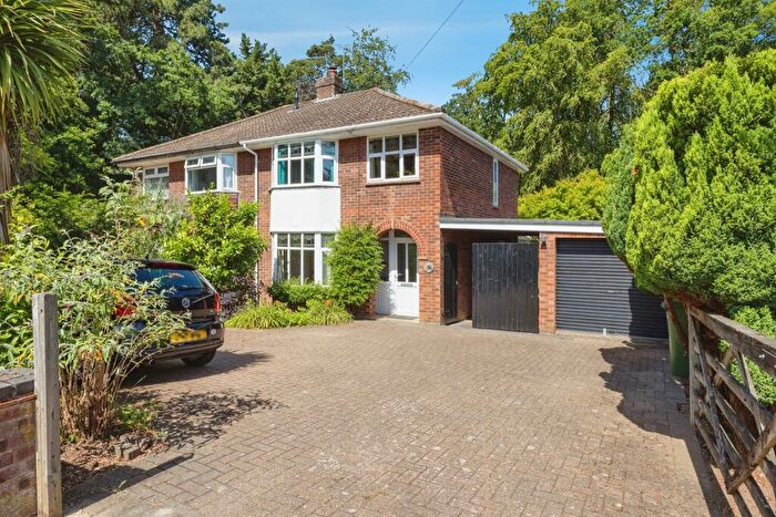 3 Bedroom Semi Detached House For Sale In Westwood Drive, Norwich, NR6