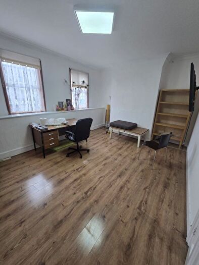 2 Bedroom Flat To Rent In -Bedroom Flat For Rent, SE8