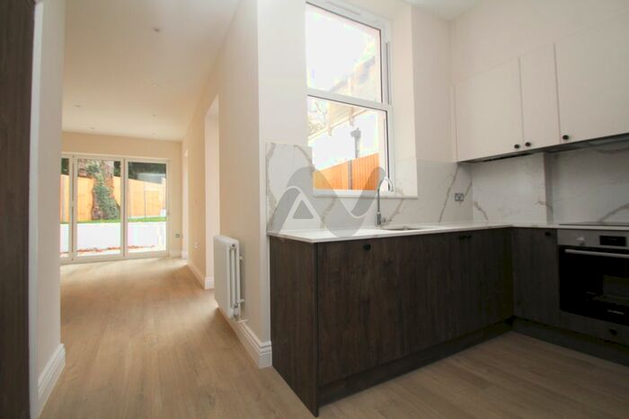3 Bedroom Flat To Rent In Crouch Hill, Crouch End, N8