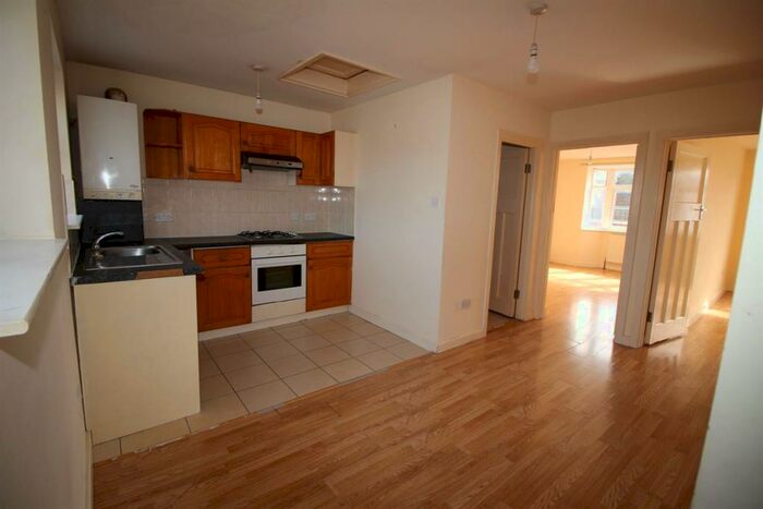 2 Bedroom Flat To Rent In High Street, Clacton-on-Sea, CO15