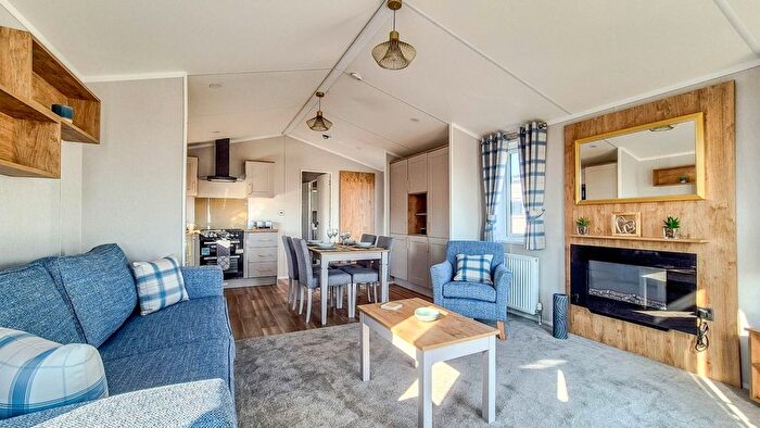 2 Bedroom Mobile/park Home For Sale In Pett Level Road, Winchelsea, TN36
