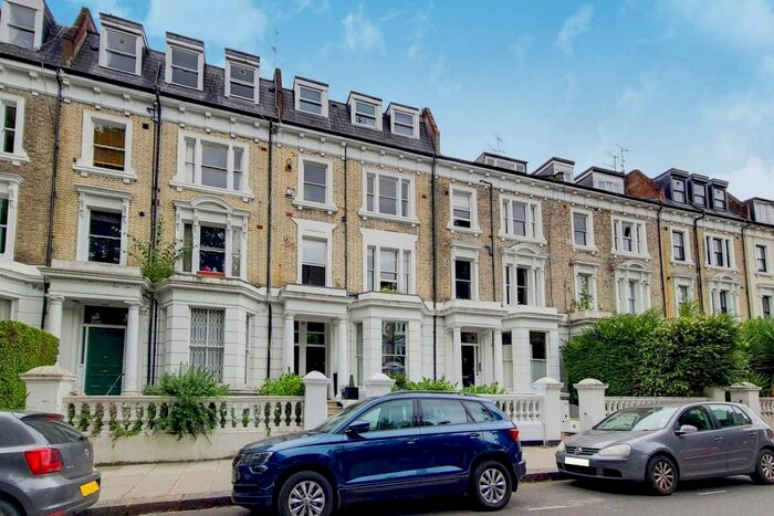 2 Bedroom Flat To Rent In Elsham Road, Holland Park, London, W14