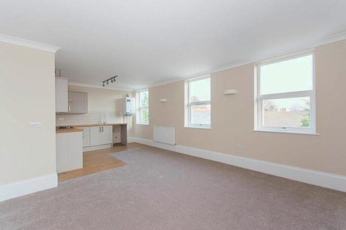 3 Bedroom Flat To Rent In The Laurels, Oakhill Road, KT6