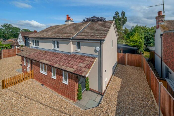 3 Bedroom Semi-Detached House To Rent In Sunnydell Lane, Wrecclesham, Farnham, GU10