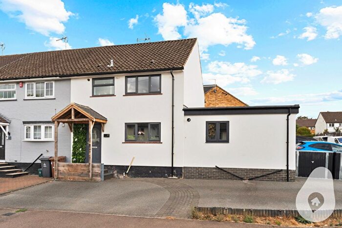 4 Bedroom Semi Detached House For Sale In Kymswell Road, Stevenage, Hertfordshire, SG2
