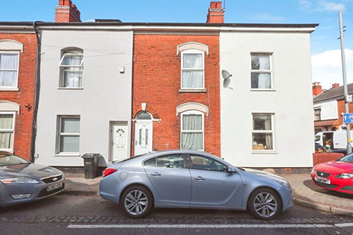 3 Bedroom End Of Terrace House For Sale In Wills Street, Birmingham, B19