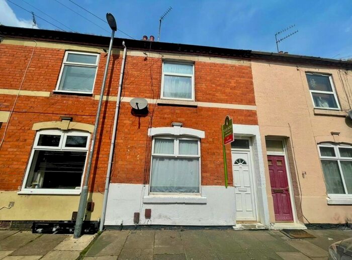 3 Bedroom House To Rent In Spencer Street, Northampton, NN5