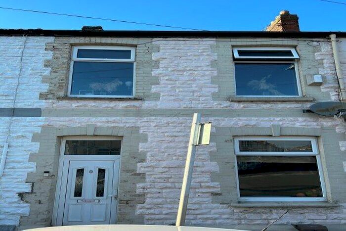 3 Bedroom Property To Rent In Railway Street, Cardiff, CF24